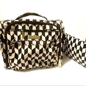 Jujube black and white diaper bag